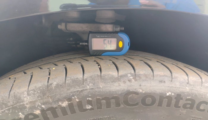 2017 Audi A4 35 TDI Premium Plus, Diesel, Automatic, 1,17,488 km, tyre