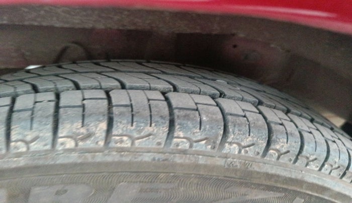 2012 Hyundai Eon D-LITE+, Petrol, Manual, 1,19,972 km, tyre