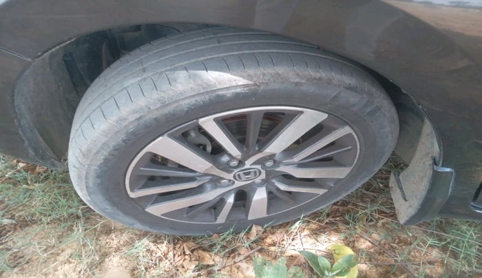 2020 Honda City 1.5L I-VTEC ZX CVT, CNG, Automatic, 89,948 km, tyre