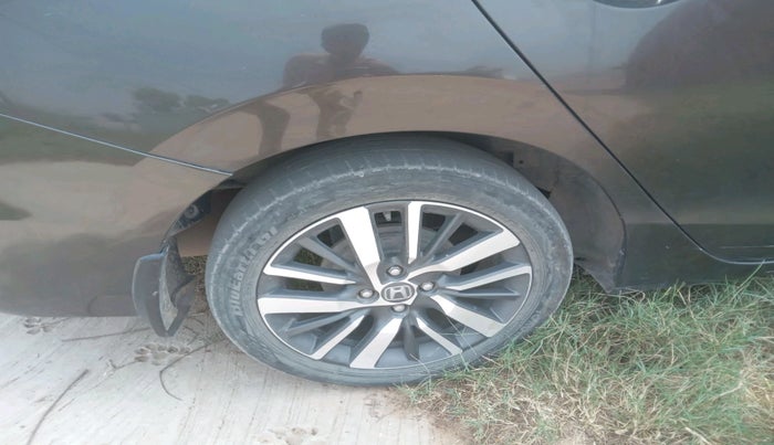 2020 Honda City 1.5L I-VTEC ZX CVT, CNG, Automatic, 89,948 km, tyre