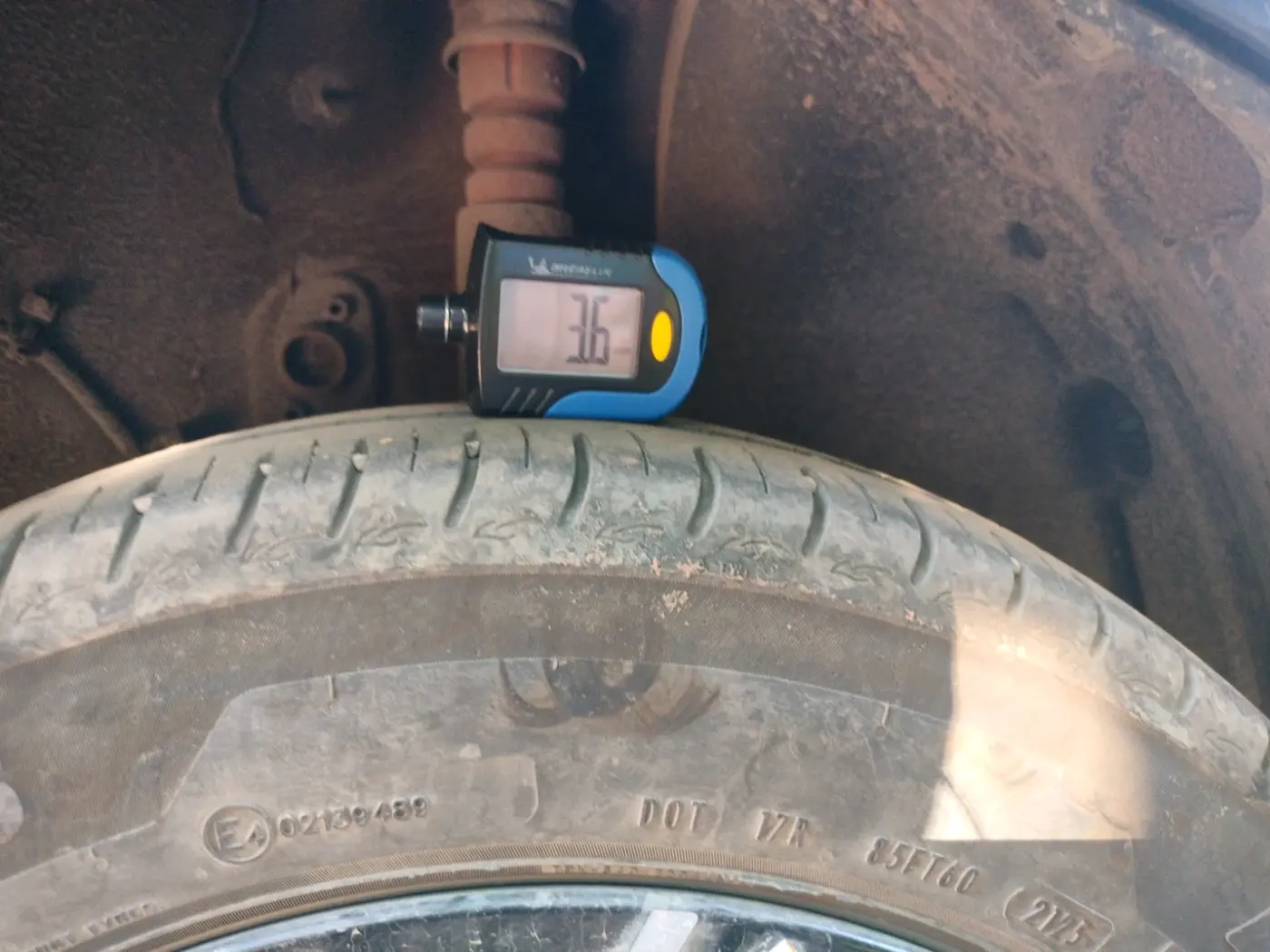 2025 Tata ALTROZ Accomplished Plus S Petrol 6DCT, Petrol, Automatic, 16,933 km, tyre