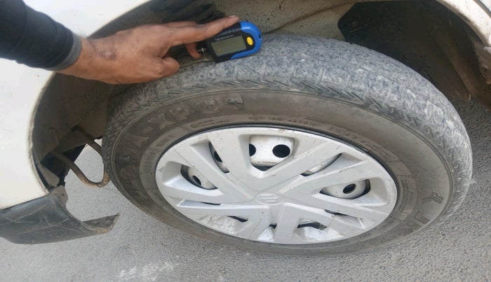 2023 Maruti Eeco 5 STR AC CNG, CNG, Manual, 1,26,365 km, tyre