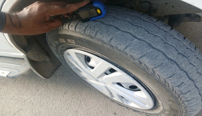 2023 Maruti Eeco 5 STR AC CNG, CNG, Manual, 1,26,365 km, tyre