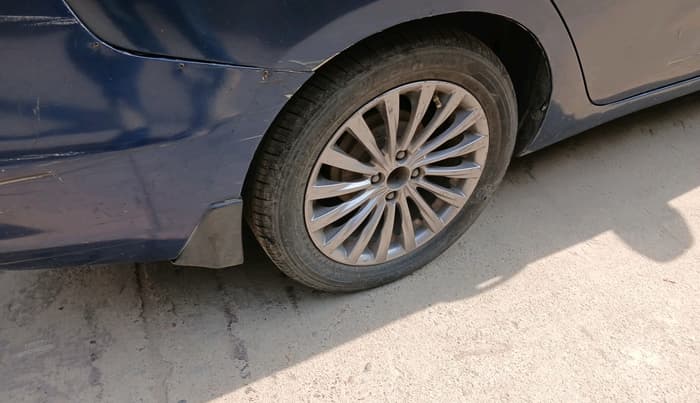 2017 Maruti Ciaz ALPHA  AT 1.4  PETROL, Petrol, Automatic, 1,58,733 km, tyre