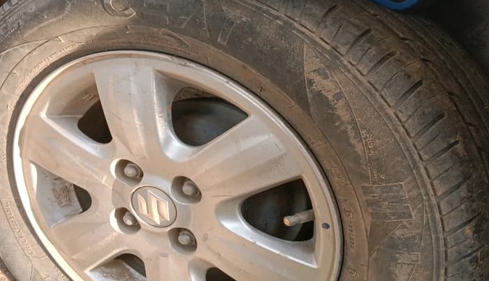 2011 Maruti Swift Dzire ZXI, Petrol, Manual, 1,09,053 km, tyre