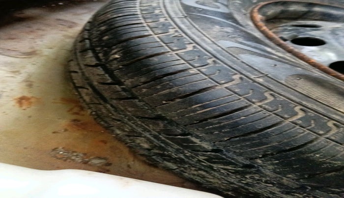 2011 Maruti Swift Dzire VDI, Diesel, Manual, 53,902 km, tyre