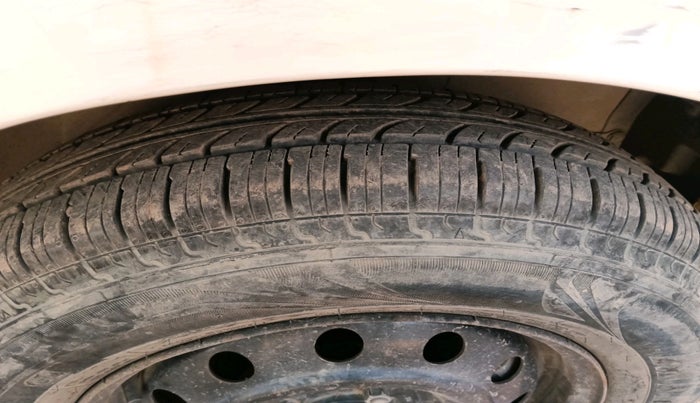 2011 Maruti Swift Dzire VDI, Diesel, Manual, 53,902 km, tyre