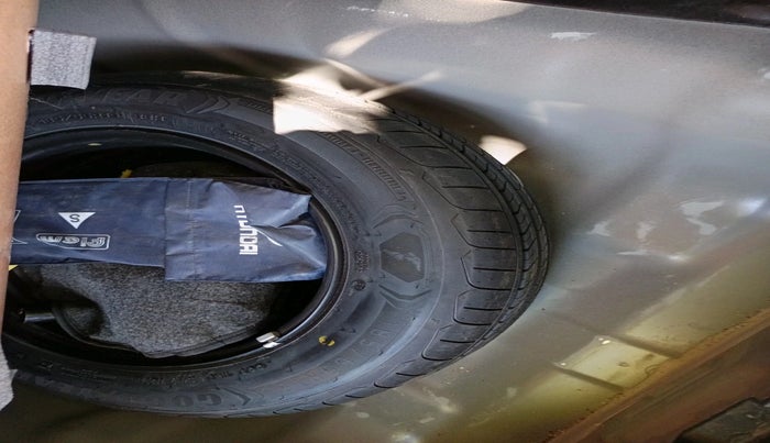 2023 Hyundai Verna SX(O) 1.5 MPI IVT , Petrol, Automatic, 61,199 km, tyre