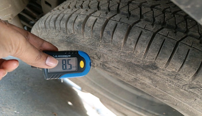 2018 Mahindra XUV500 W9, Diesel, Manual, 1,12,028 km, tyre