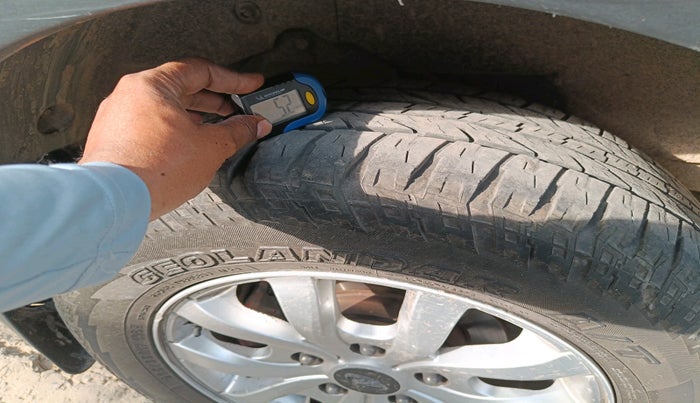 2018 Mahindra XUV500 W9, Diesel, Manual, 1,12,028 km, tyre