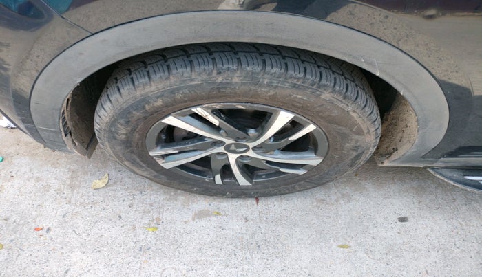 2023 Mahindra XUV700 AX 5 D MT 7 STR, Diesel, Manual, 78,084 km, tyre