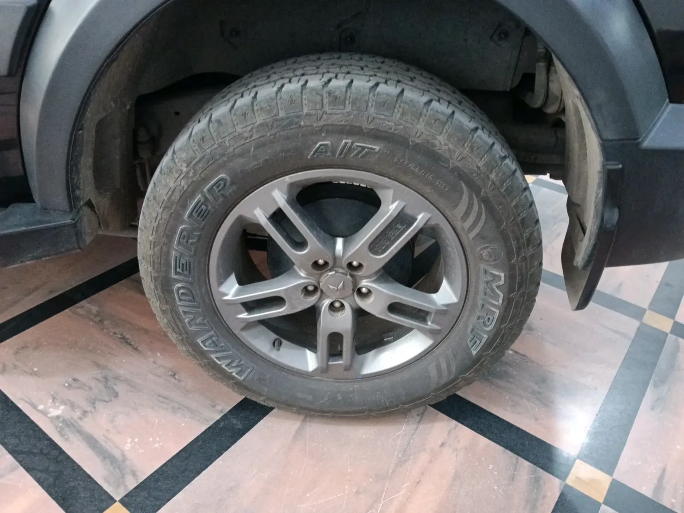 2024 Mahindra Thar LX D AT 4WD HT, Diesel, Automatic, 22,733 km, tyre