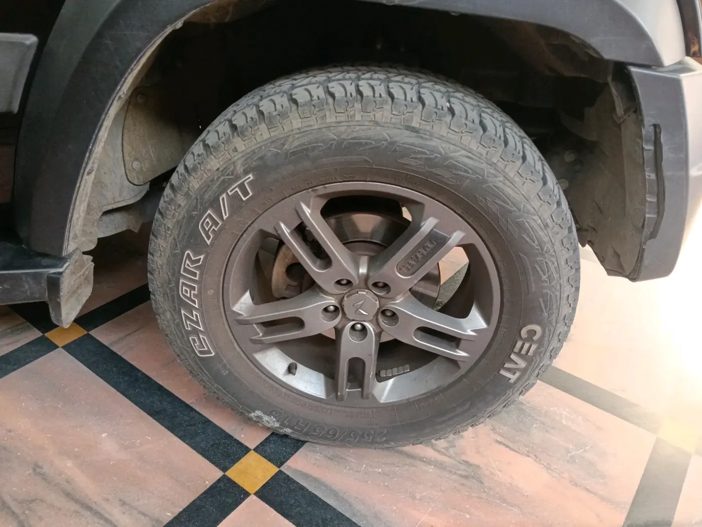 2024 Mahindra Thar LX D AT 4WD HT, Diesel, Automatic, 22,733 km, tyre