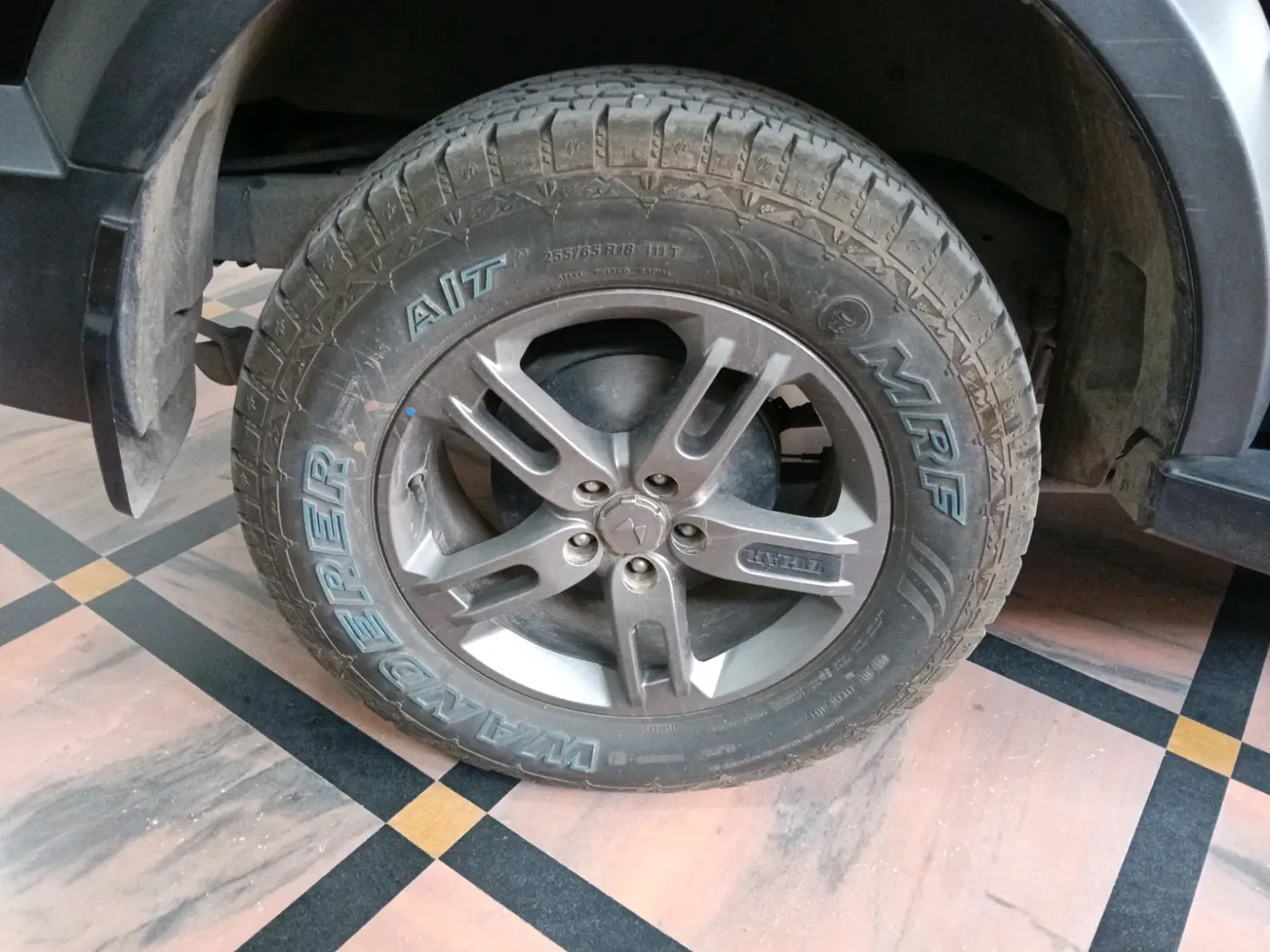 2024 Mahindra Thar LX D AT 4WD HT, Diesel, Automatic, 22,733 km, tyre