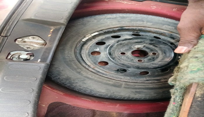 2010 Maruti Ritz VXI, Petrol, Manual, 82,166 km, tyre