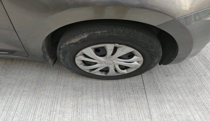 2021 Maruti Swift VXI, Petrol, Manual, 77,480 km, tyre