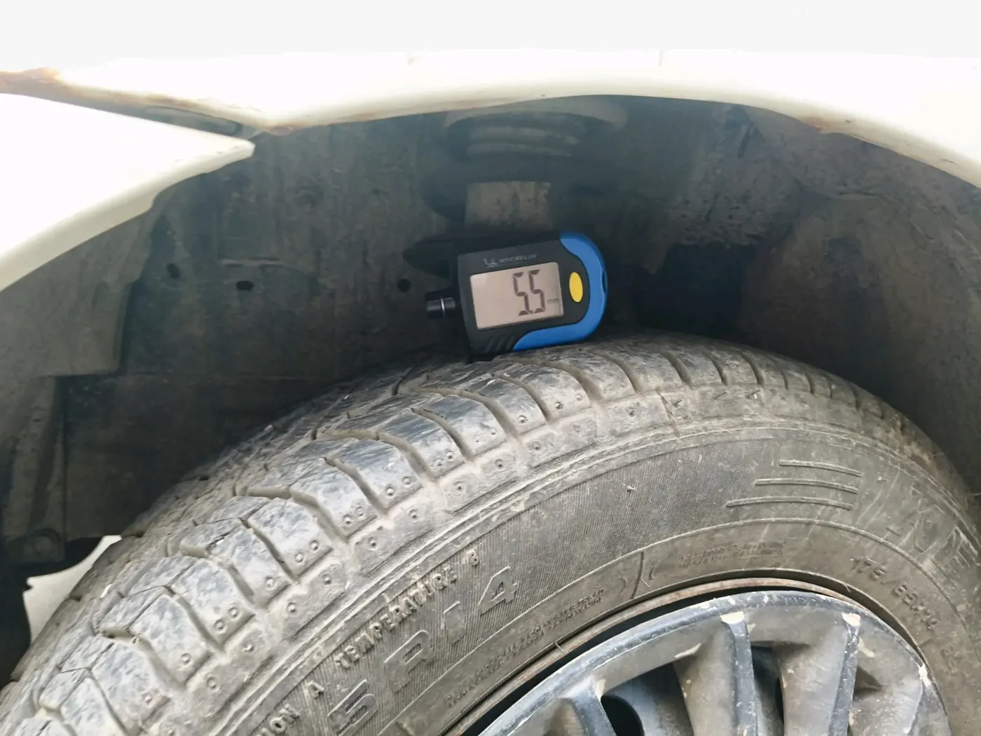 2011 Toyota Etios G, Petrol, Manual, 52,249 km, tyre