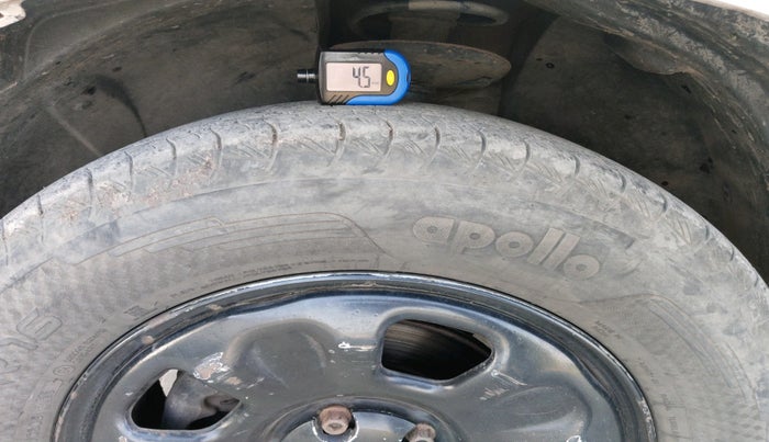 2015 Renault Duster 85 PS RXL DIESEL, Diesel, Manual, 1,03,673 km, tyre