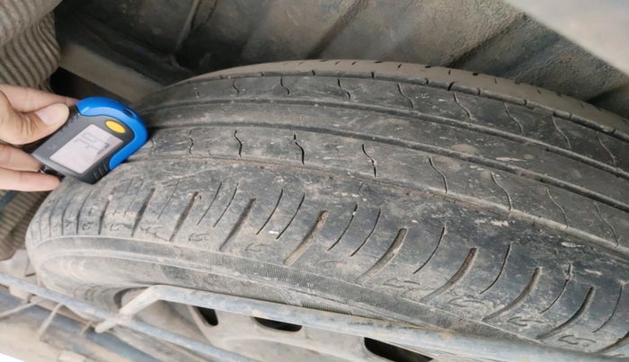 2015 Renault Duster 85 PS RXL DIESEL, Diesel, Manual, 1,03,673 km, tyre