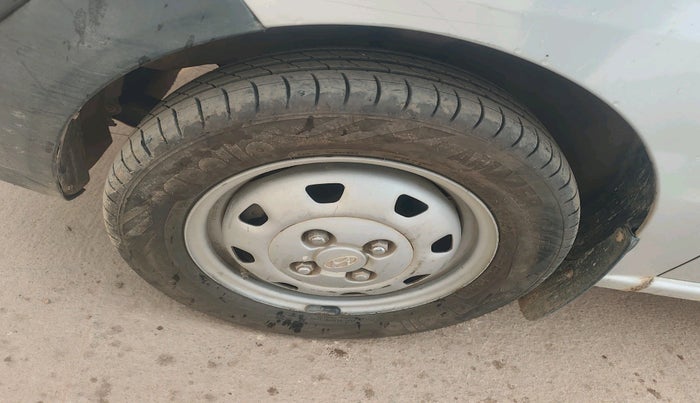 2004 Hyundai Santro Xing XP, Petrol, Manual, 87,938 km, tyre