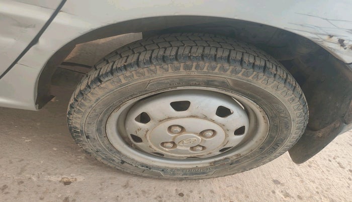 2004 Hyundai Santro Xing XP, Petrol, Manual, 87,938 km, tyre