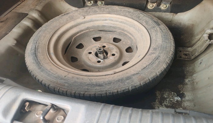 2004 Hyundai Santro Xing XP, Petrol, Manual, 87,938 km, tyre