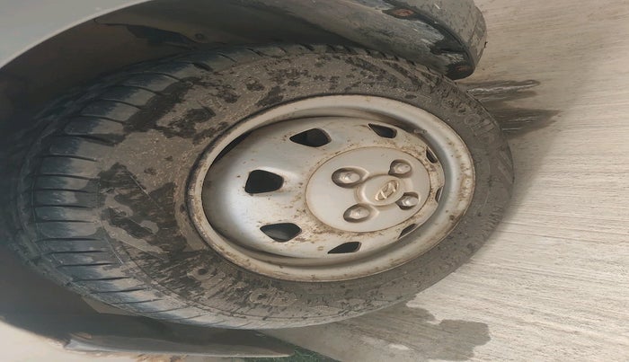 2004 Hyundai Santro Xing XP, Petrol, Manual, 87,938 km, tyre