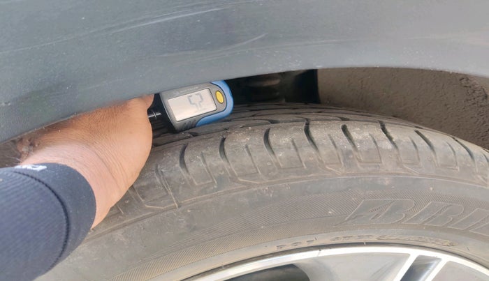 2017 Hyundai Creta SX PLUS AT 1.6 DIESEL, Diesel, Automatic, 1,67,090 km, tyre