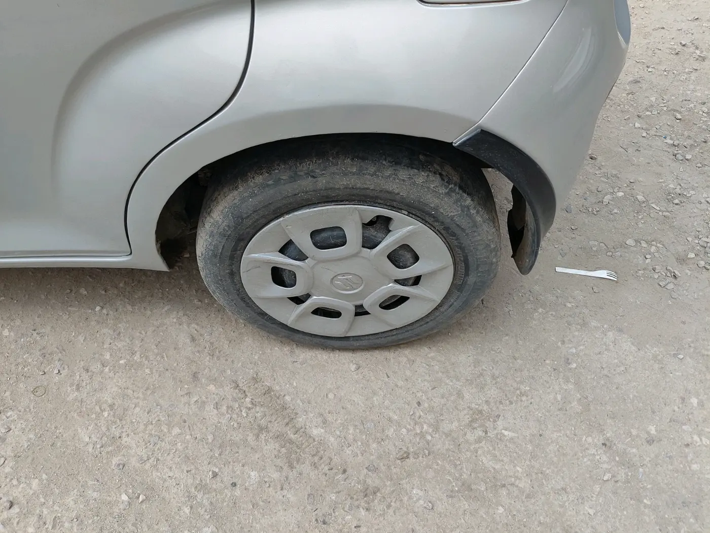 2017 Maruti IGNIS DELTA 1.2, Petrol, Manual, 54,906 km, tyre