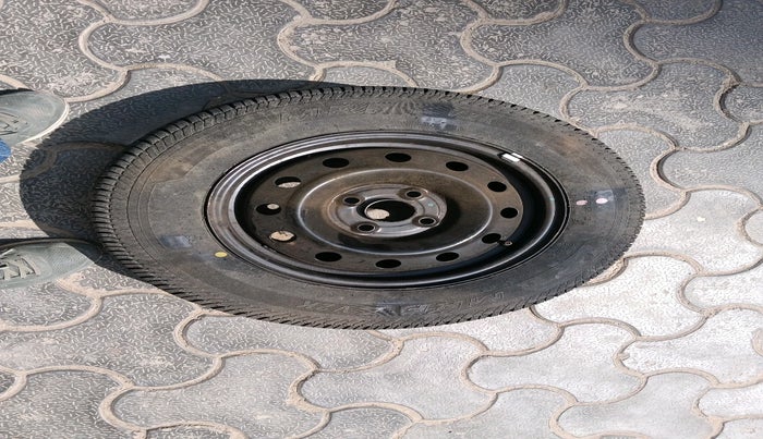 2014 Maruti Swift Dzire VXI, Petrol, Manual, 60,181 km, tyre