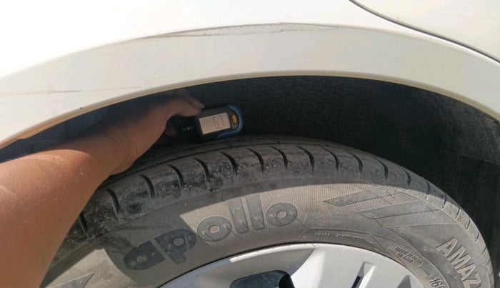 2014 Maruti Swift Dzire VXI, Petrol, Manual, 60,181 km, tyre