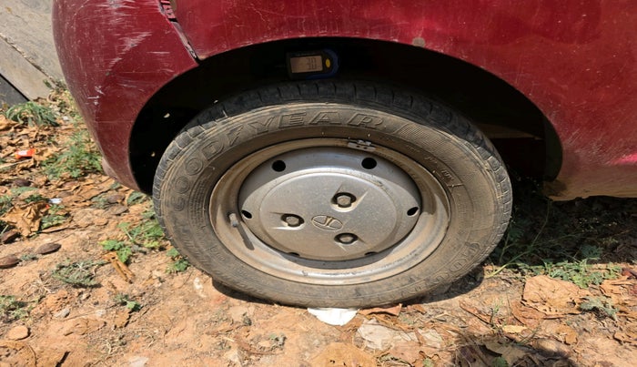 2015 Tata Nano TWIST XM, Petrol, Manual, 60,787 km, tyre