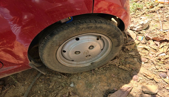 2015 Tata Nano TWIST XM, Petrol, Manual, 60,787 km, tyre