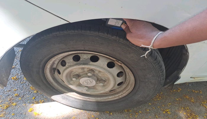 2013 Hyundai Eon ERA +, Petrol, Manual, 41,791 km, tyre