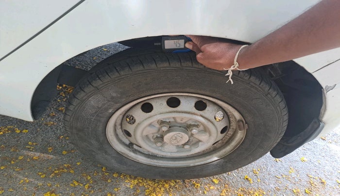 2013 Hyundai Eon ERA +, Petrol, Manual, 41,791 km, tyre