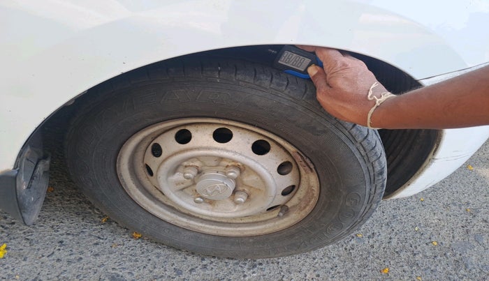 2013 Hyundai Eon ERA +, Petrol, Manual, 41,791 km, tyre