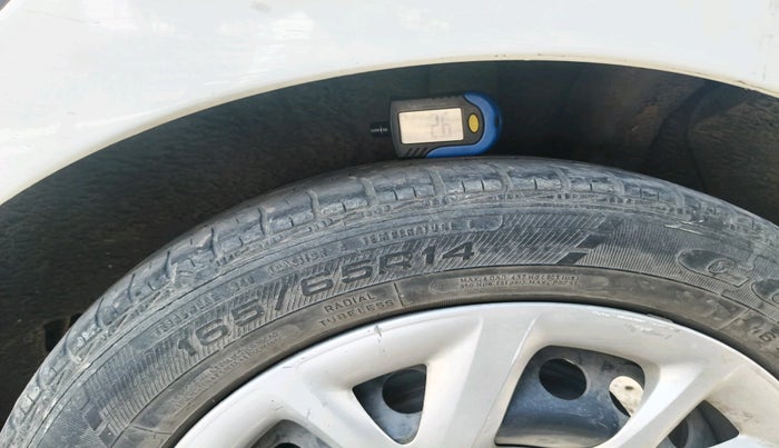 2017 Hyundai Grand i10 SPORTZ 1.2 KAPPA VTVT, CNG, Manual, 1,21,605 km, tyre