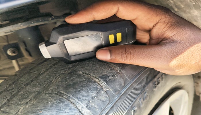 2021 Maruti Swift VXI, Petrol, Manual, 49,536 km, tyre