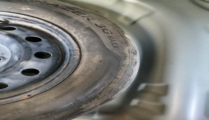 2021 Maruti Swift VXI, Petrol, Manual, 49,536 km, tyre