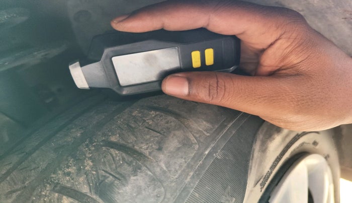 2021 Maruti Swift VXI, Petrol, Manual, 49,536 km, tyre