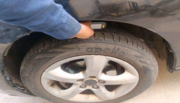 2013 Skoda Rapid AMBITION 1.6 TDI CR MT, Diesel, Manual, 1,21,214 km, tyre