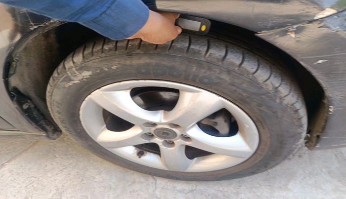 2013 Skoda Rapid AMBITION 1.6 TDI CR MT, Diesel, Manual, 1,21,214 km, tyre