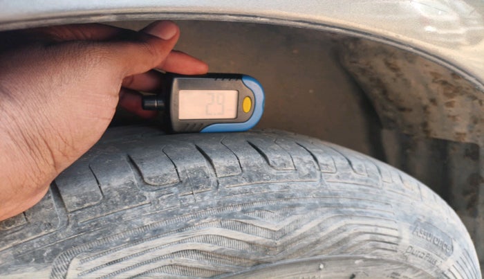 2017 Maruti Swift Dzire VDI, Diesel, Manual, 1,13,270 km, tyre