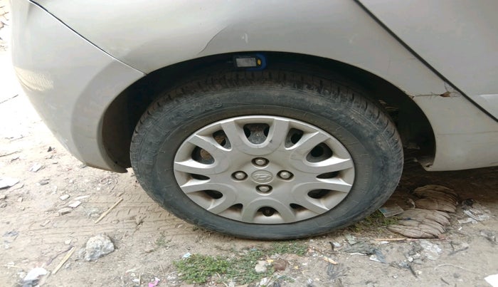 2011 Hyundai i20 MAGNA 1.2, CNG, Manual, 68,003 km, tyre