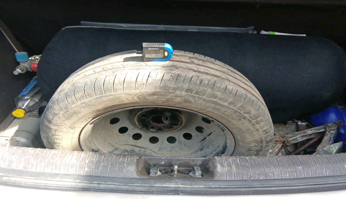 2011 Hyundai i20 MAGNA 1.2, CNG, Manual, 68,003 km, tyre