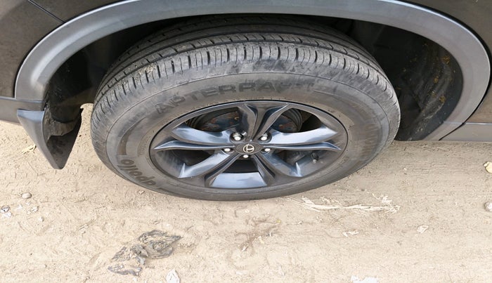 2020 Tata Harrier XT 2.0L KRYOTEC, Diesel, Manual, 71,354 km, tyre