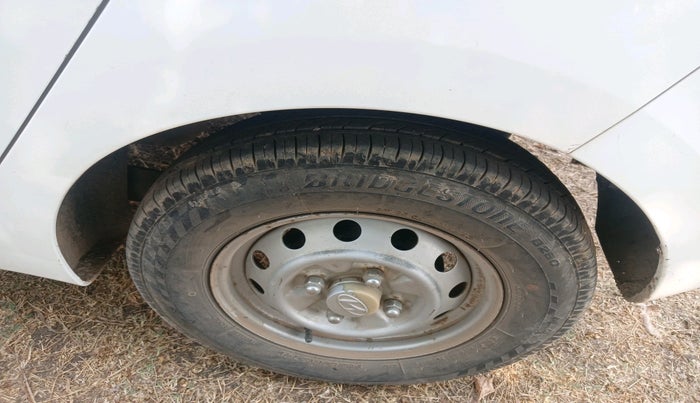 2014 Hyundai Eon ERA +, Petrol, Manual, 61,204 km, tyre