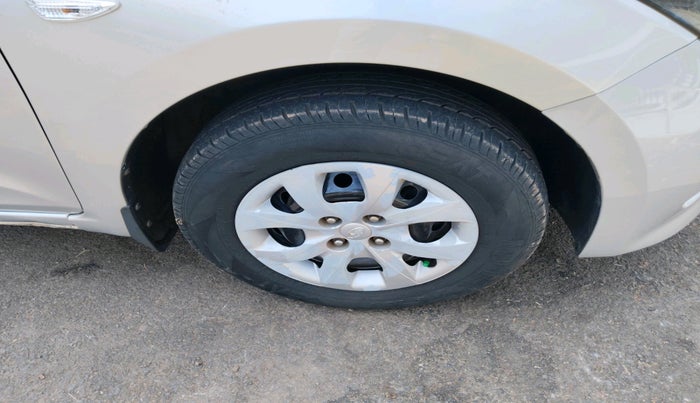 2016 Hyundai Elite i20 MAGNA 1.2, Petrol, Manual, 86,324 km, tyre