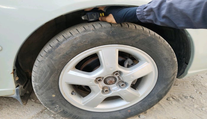 2004 Hyundai Accent VIVA BASE, Petrol, Manual, 1,28,458 km, tyre