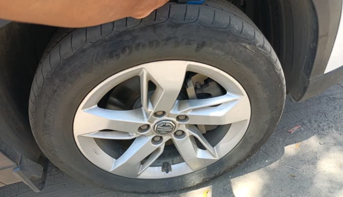 2021 MG HECTOR SUPER HYBRID 1.5 PETROL, Petrol, Manual, 62,780 km, tyre